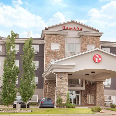 Ramada By Wyndham Camrose Hotel Ngoại thất bức ảnh