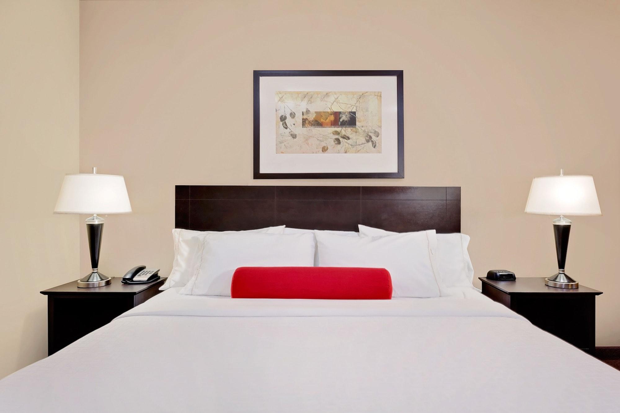 Ramada By Wyndham Camrose Hotel Ngoại thất bức ảnh