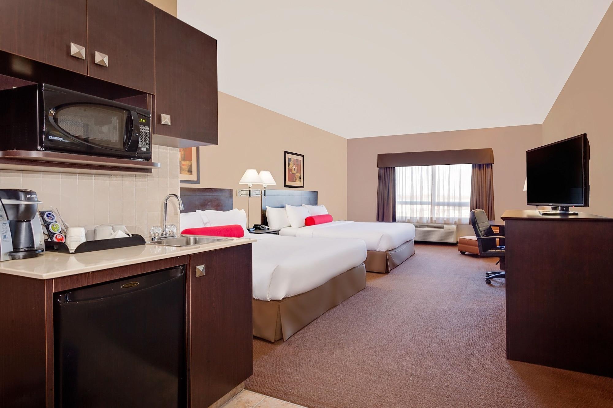 Ramada By Wyndham Camrose Hotel Ngoại thất bức ảnh
